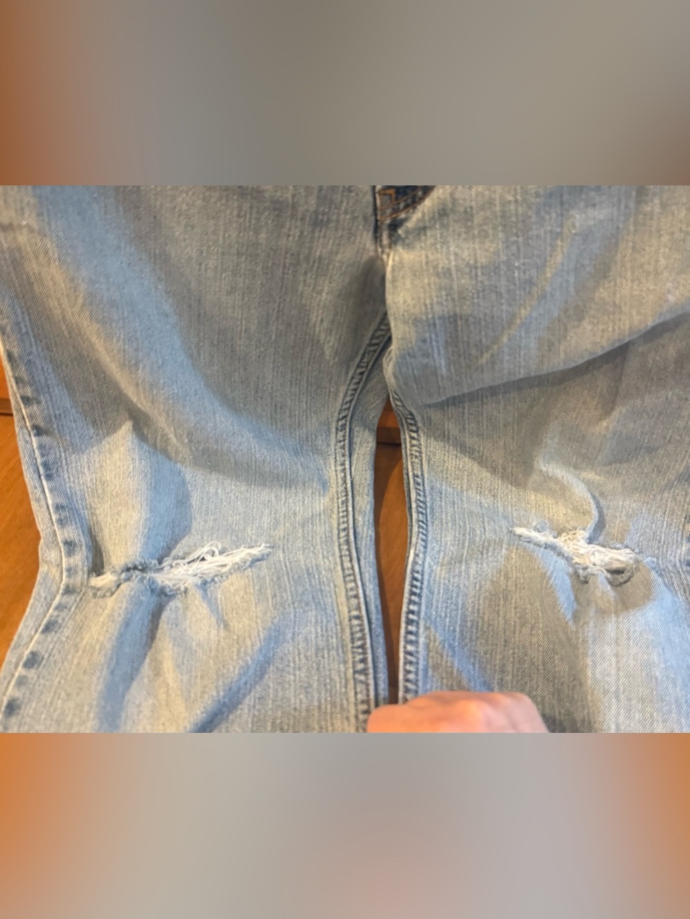 VTG 90s Levi’s 550 Relaxed Fit Jeans | 32x32 Light Wash Distressed Ripped - Picture 13 of 16